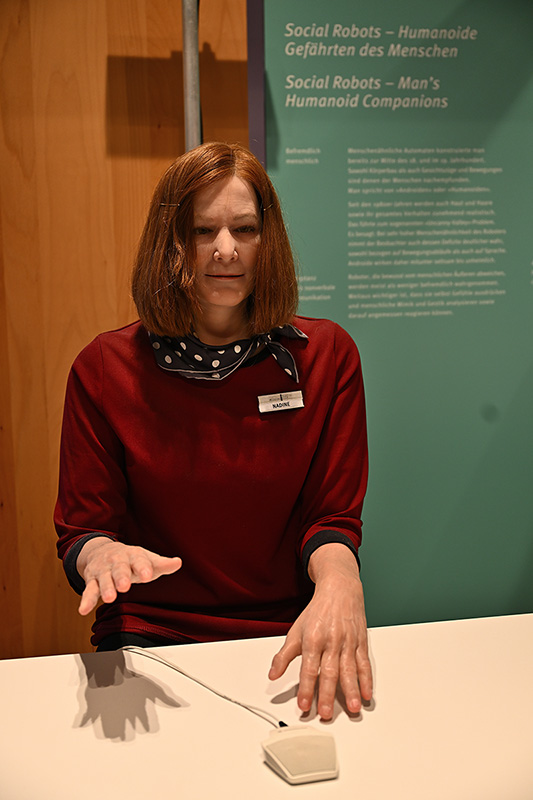 ...ich warte noch ein Weilchen.