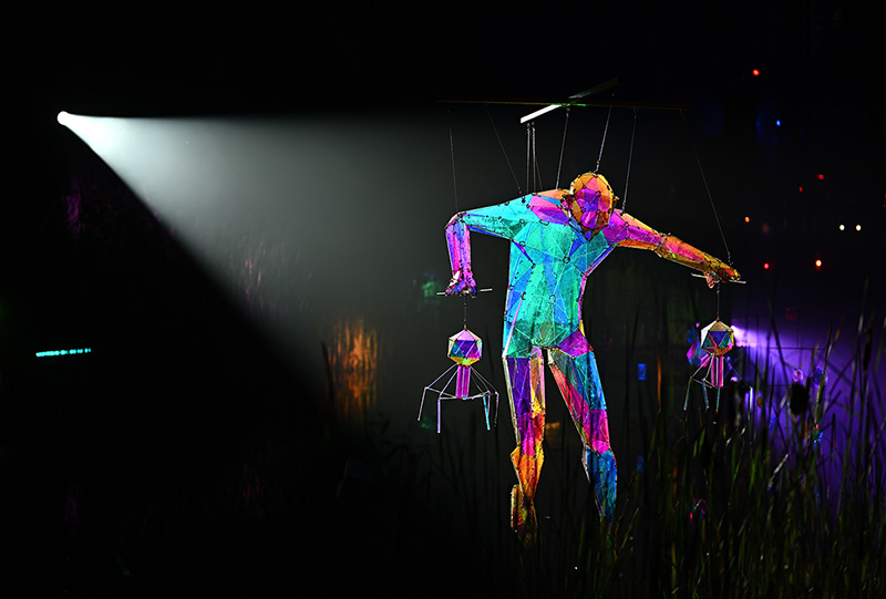 Der Puppenspieler im Rampenlicht